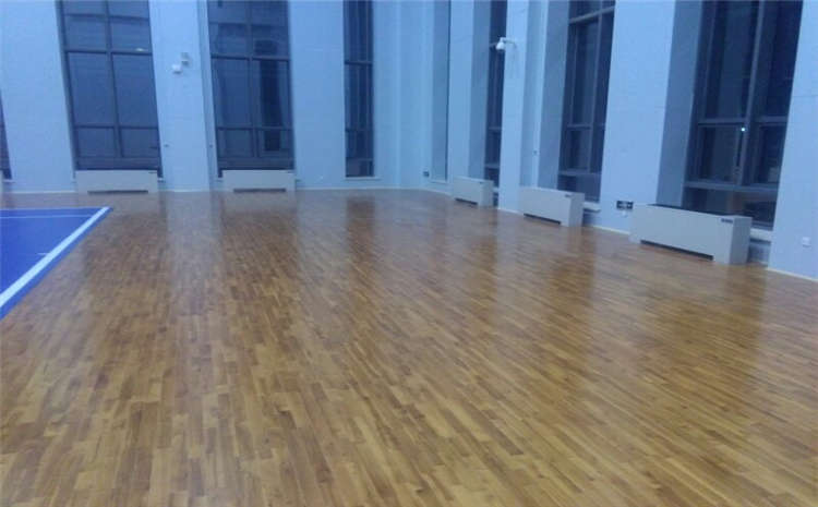 体育场馆实木地板怎么清扫