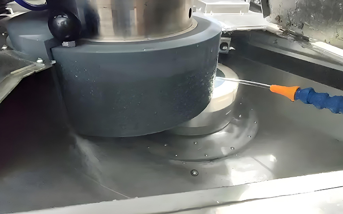 晶圆减薄机的工艺流程(图1) 粗磨700.jpg